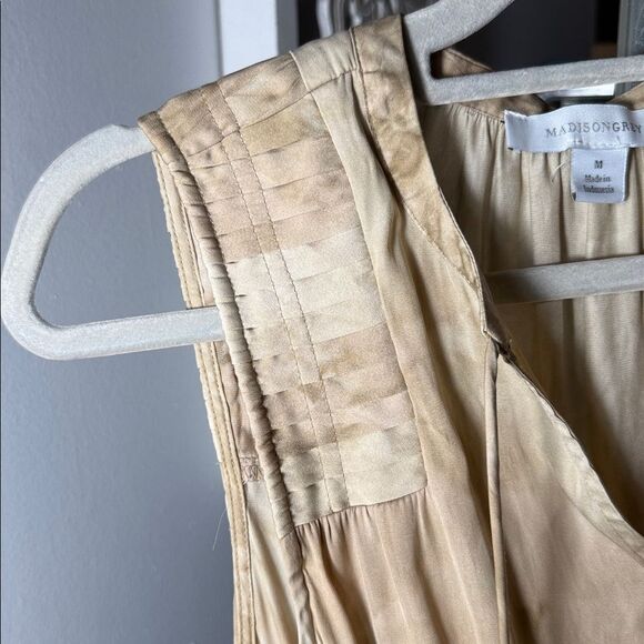 Madison Grey Beige Tan Stone Wash Sleeveless Silky Tiered Knee Length Dress - Picture 7 of 10